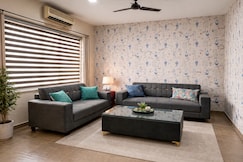 Calm   Cozy Floral Flat   Central Locatio, Amritsar