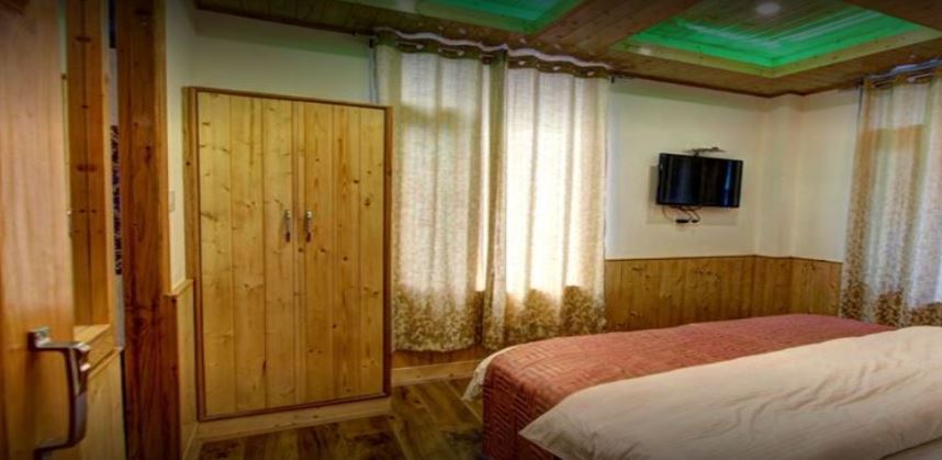 Siyal Inn  - Tap to explore photos