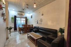 2 BHK Full AC Safe For Family and Couples, Lucknow