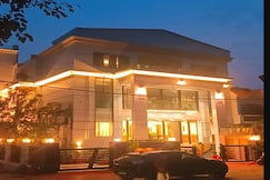 Hotel Vardaan Inn, Lucknow