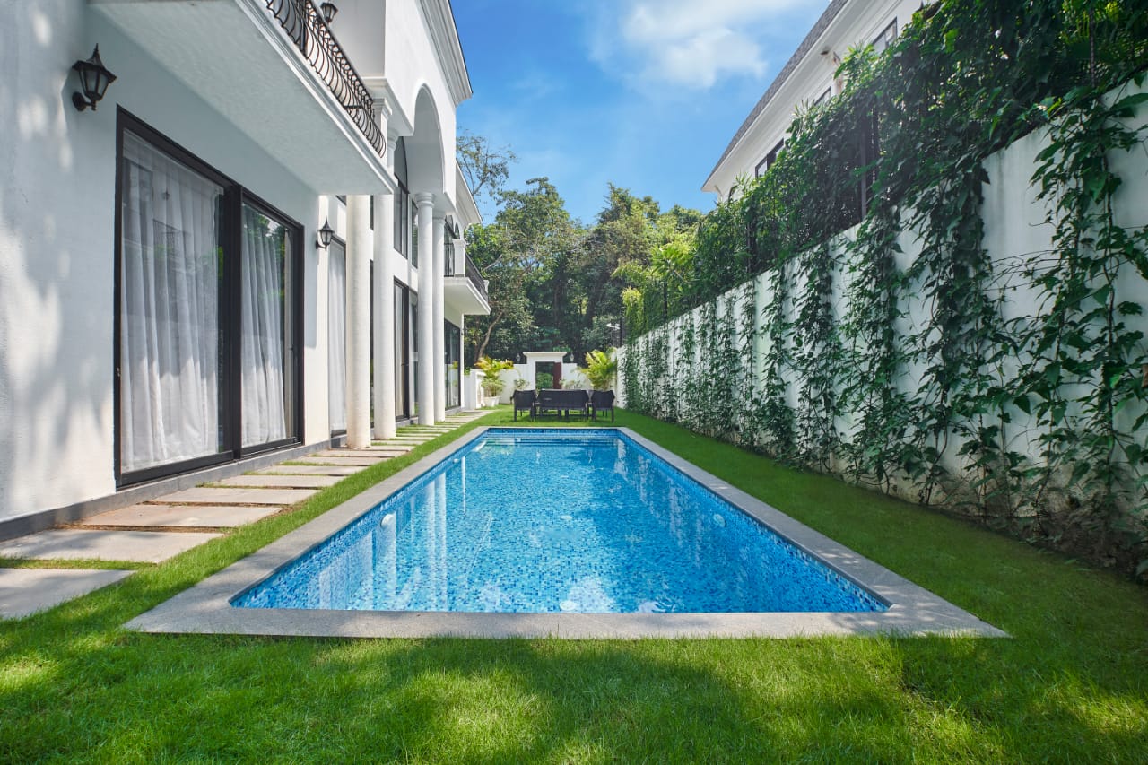 Luxe 5bhk villa in Assagao | Pvt Pool | 5 min to Bawri - Tap to explore photos