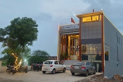 Hotel Dev and Family restaurant, Jirapur