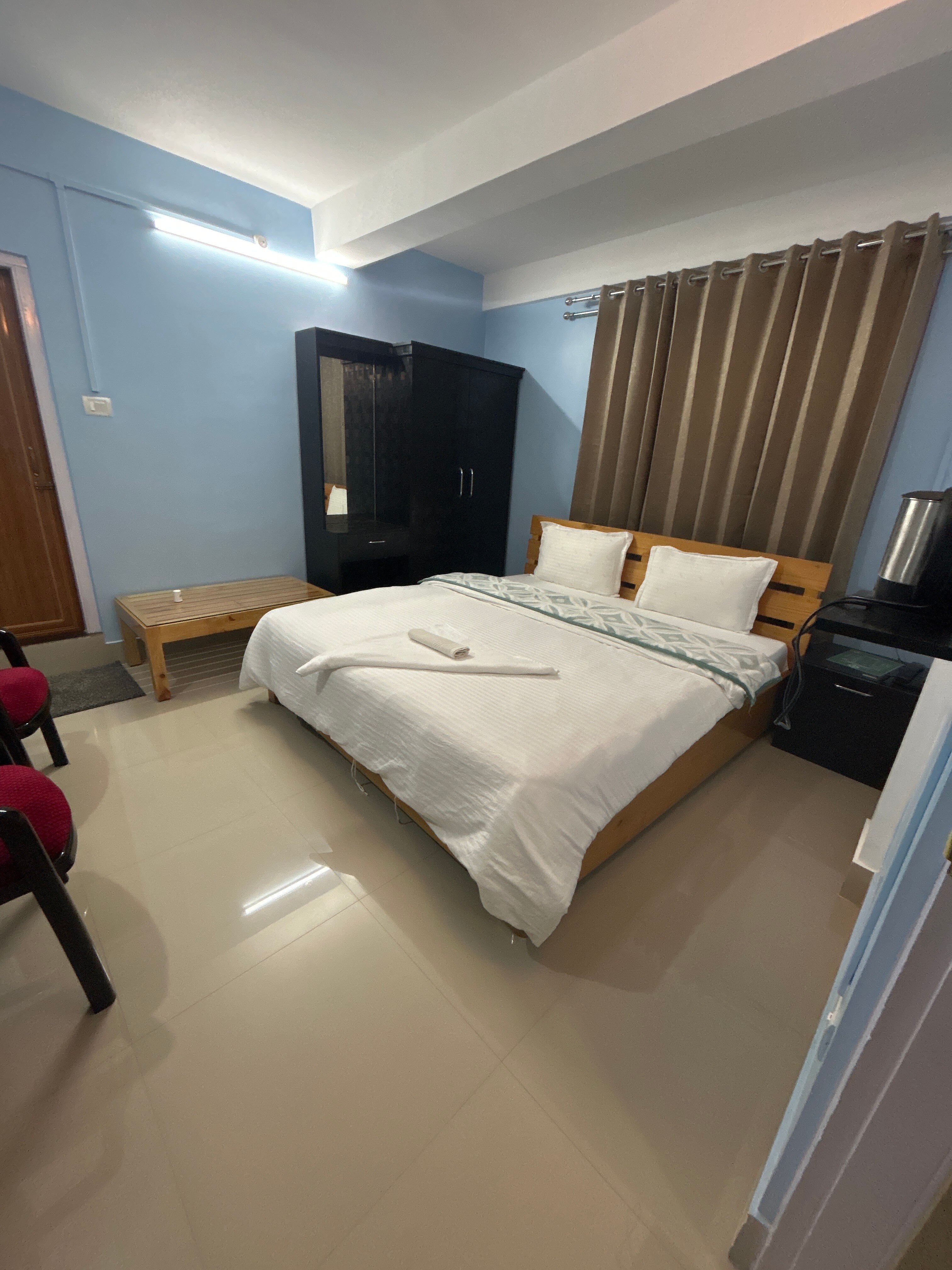 Hotel Makye AMA - Tap to explore photos