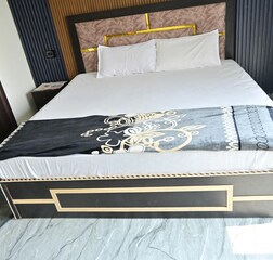 Couple Room | Premium AC Room