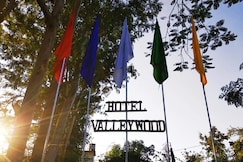 Hotel Valleywood, Khanvel