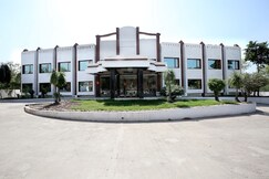 Hotel Grand Chinar, Baddi