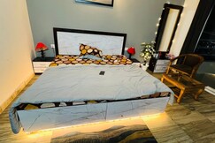 Bang Bang Stays, Greater Noida