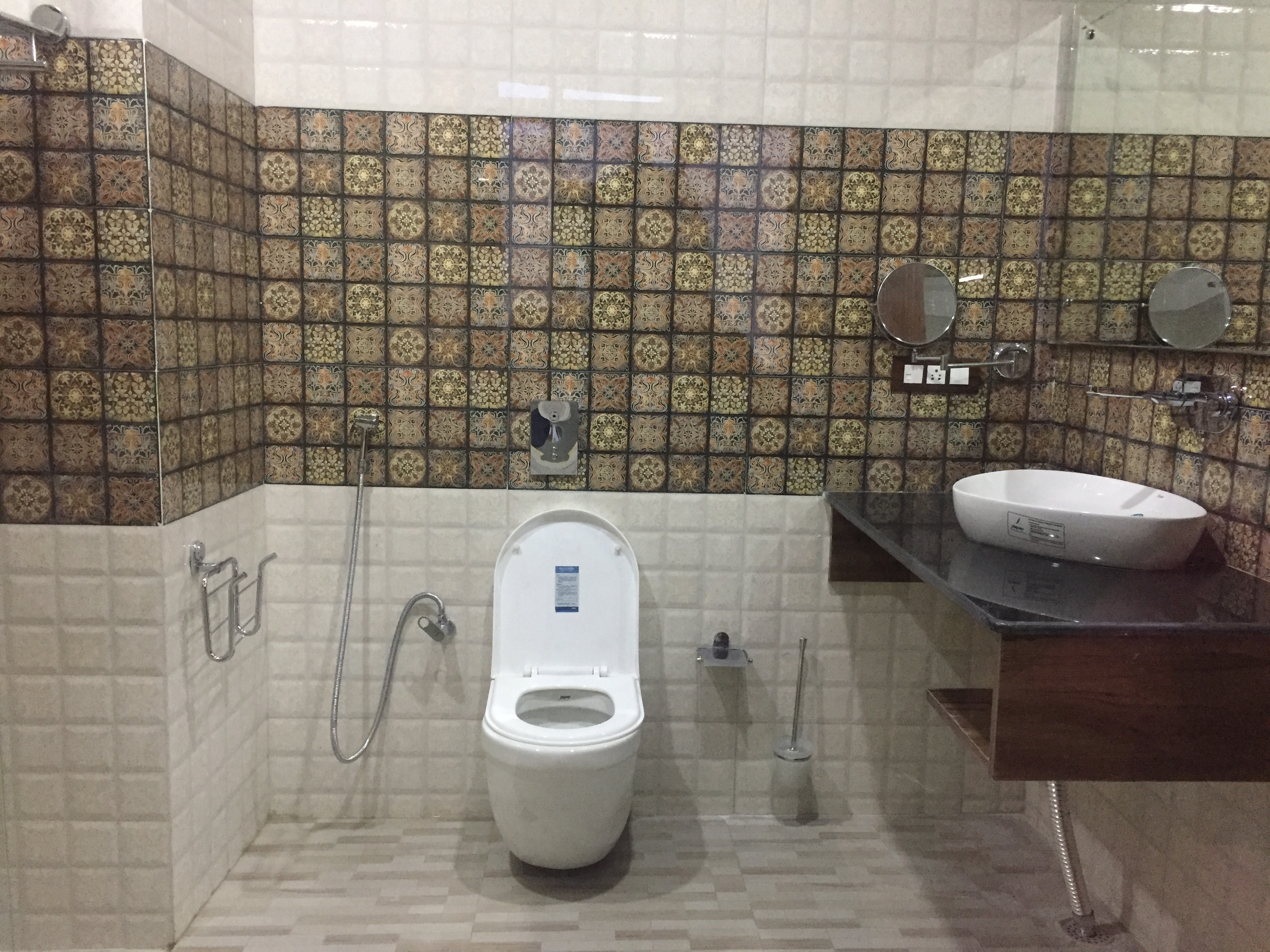 Photo 1