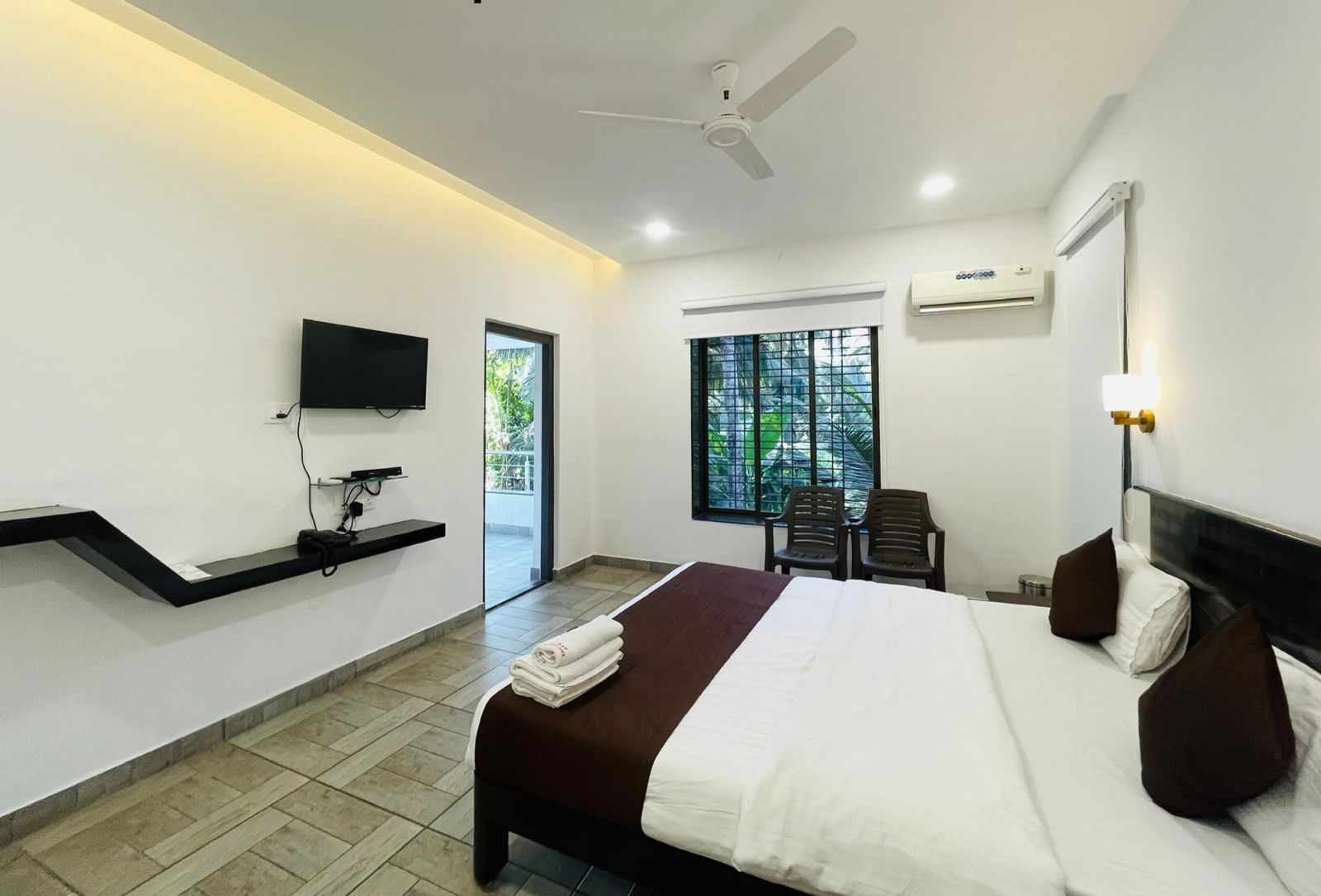 AC Deluxe Room 1