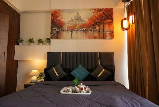 Luxurious 1BHK with Balcony Garden & City View