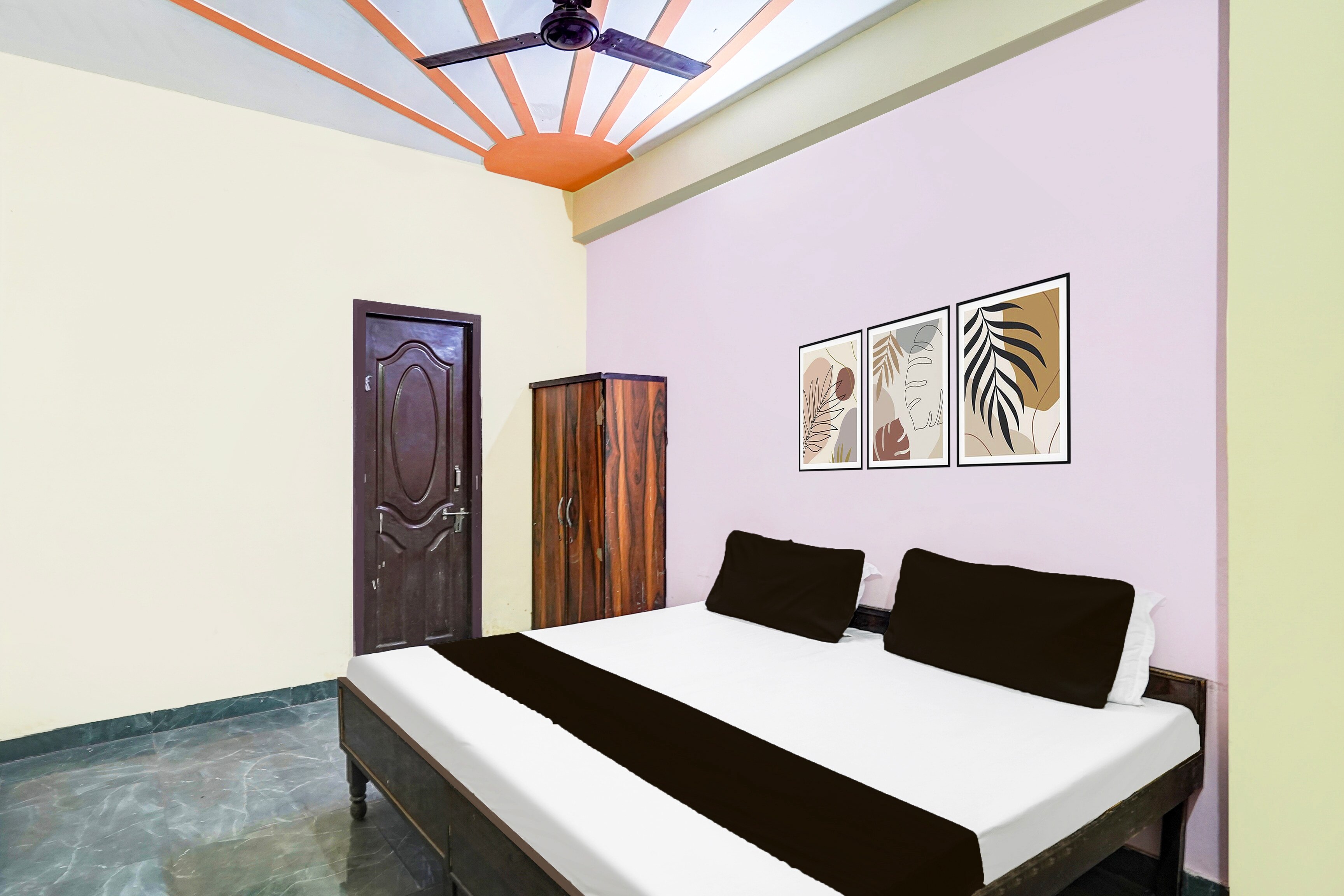 Hotel 83069 O Guestlo - Tap to explore photos