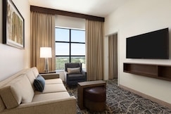 Embassy Suites by Hilton San Antonio Brooks Hotel & Spa, Dewitt