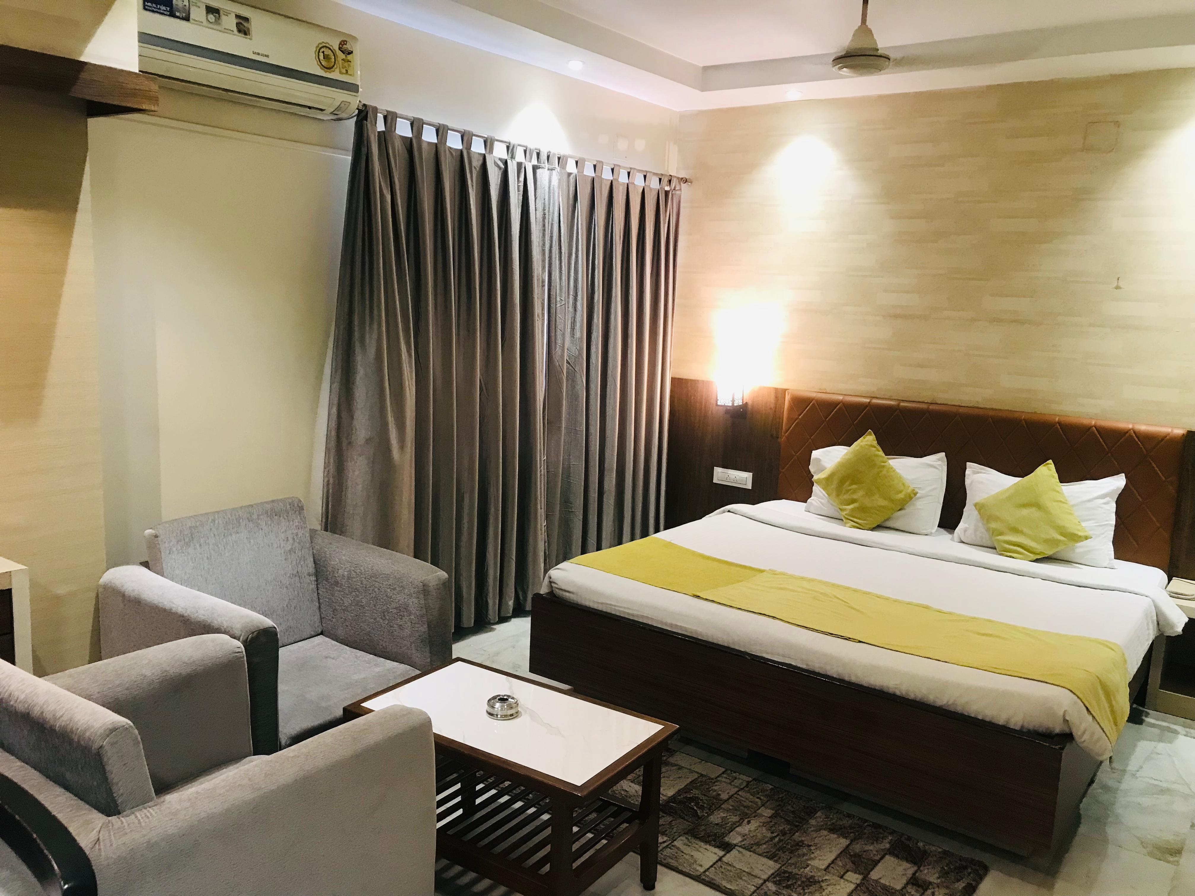 Hotel Pallavi International - Tap to explore photos