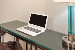 Ramada by Wyndham Culver City, Los Angeles