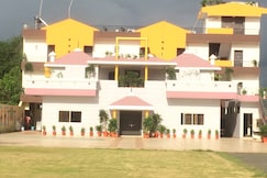 Kanha Vatika And Resort, उज्जैन