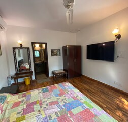 Super Deluxe AC room