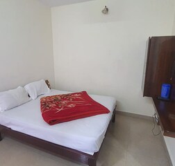 Standard Couples Room