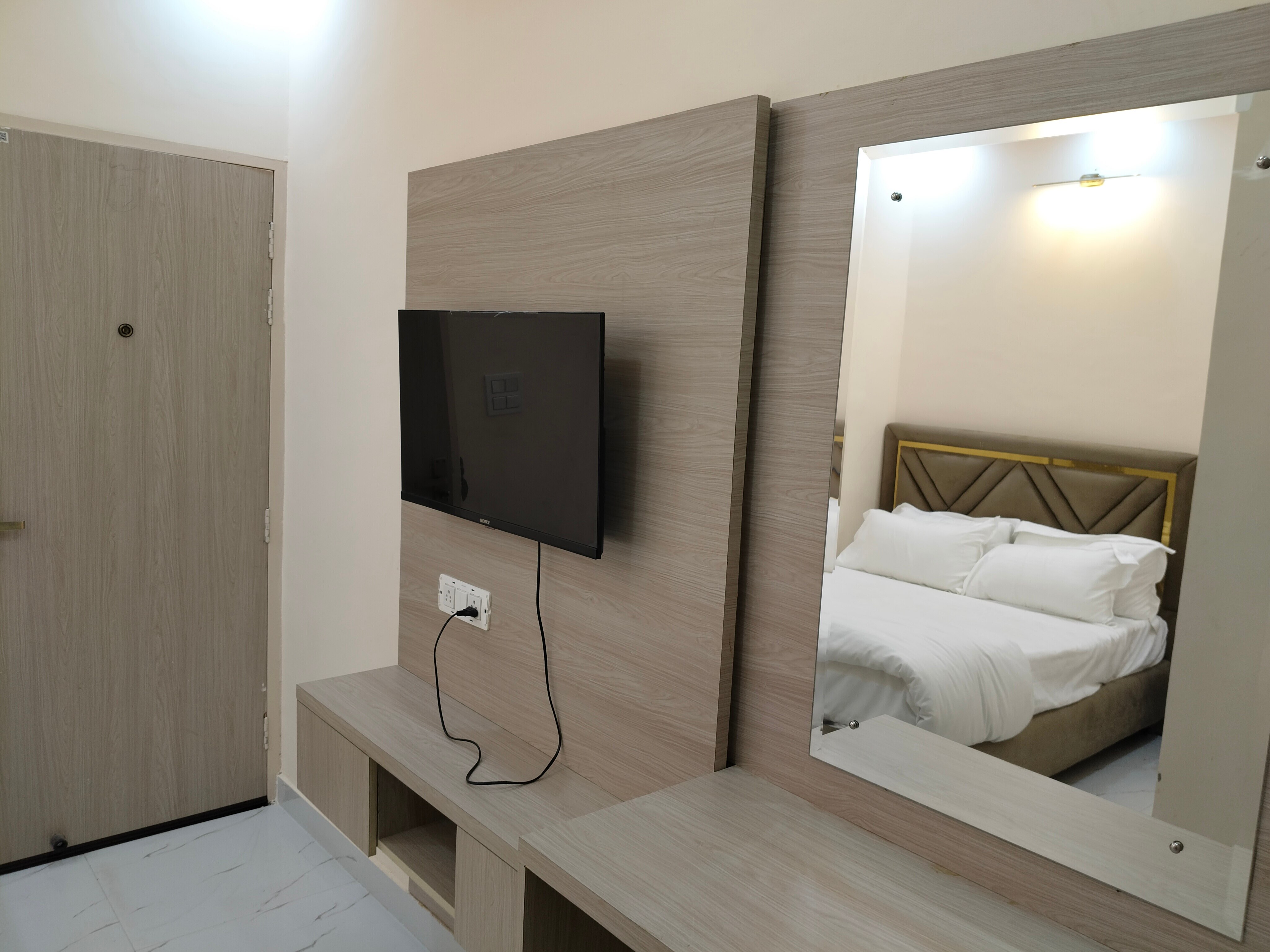 Modest Rooms by Libra - Tap to explore photos