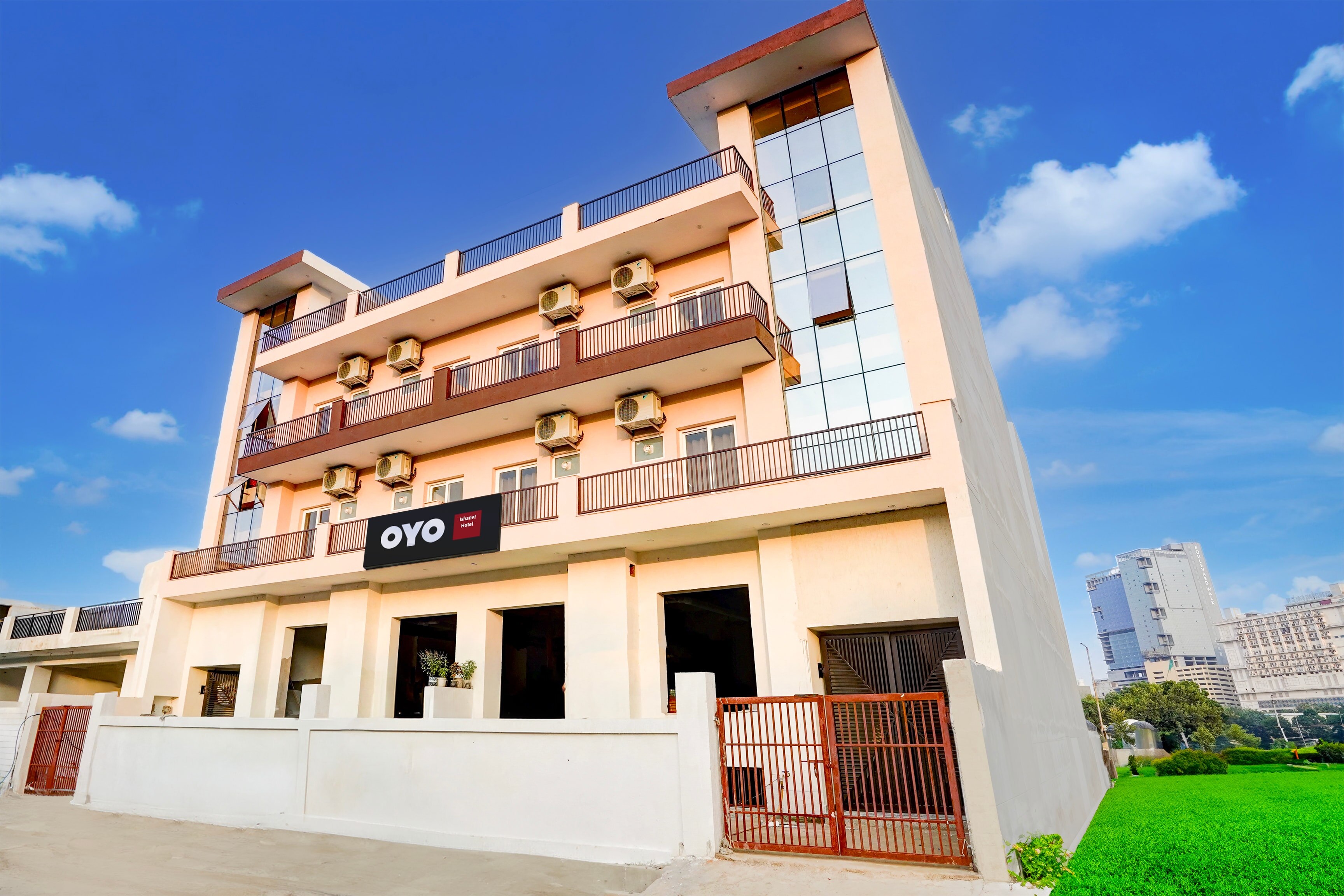 Hotel O RIDHI HOTEL LUXURIOUS - Tap to explore photos