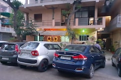 Yd Homestay | Rooms & Kitchen, Delhi