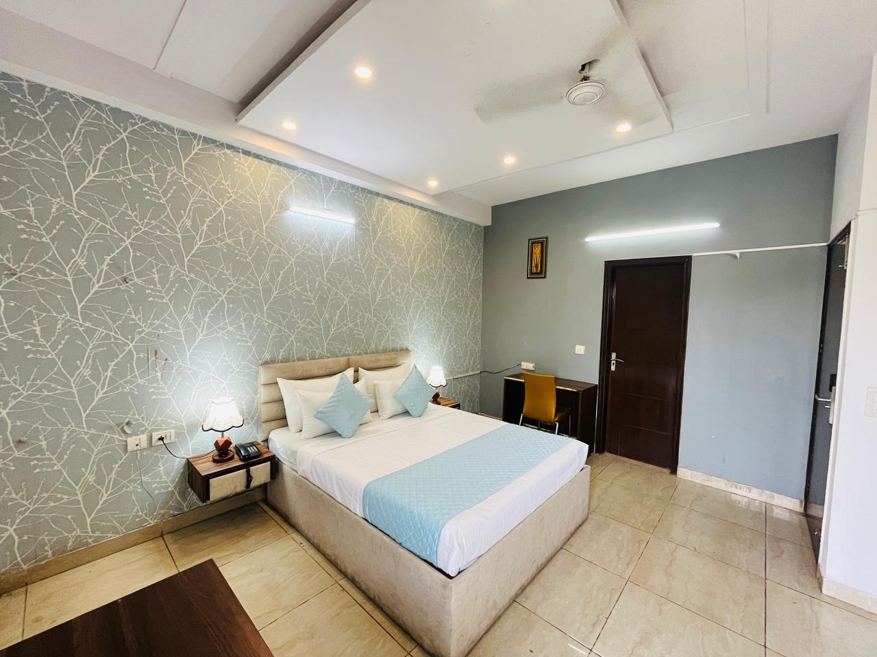Comfort Stay Noida - Tap to explore photos