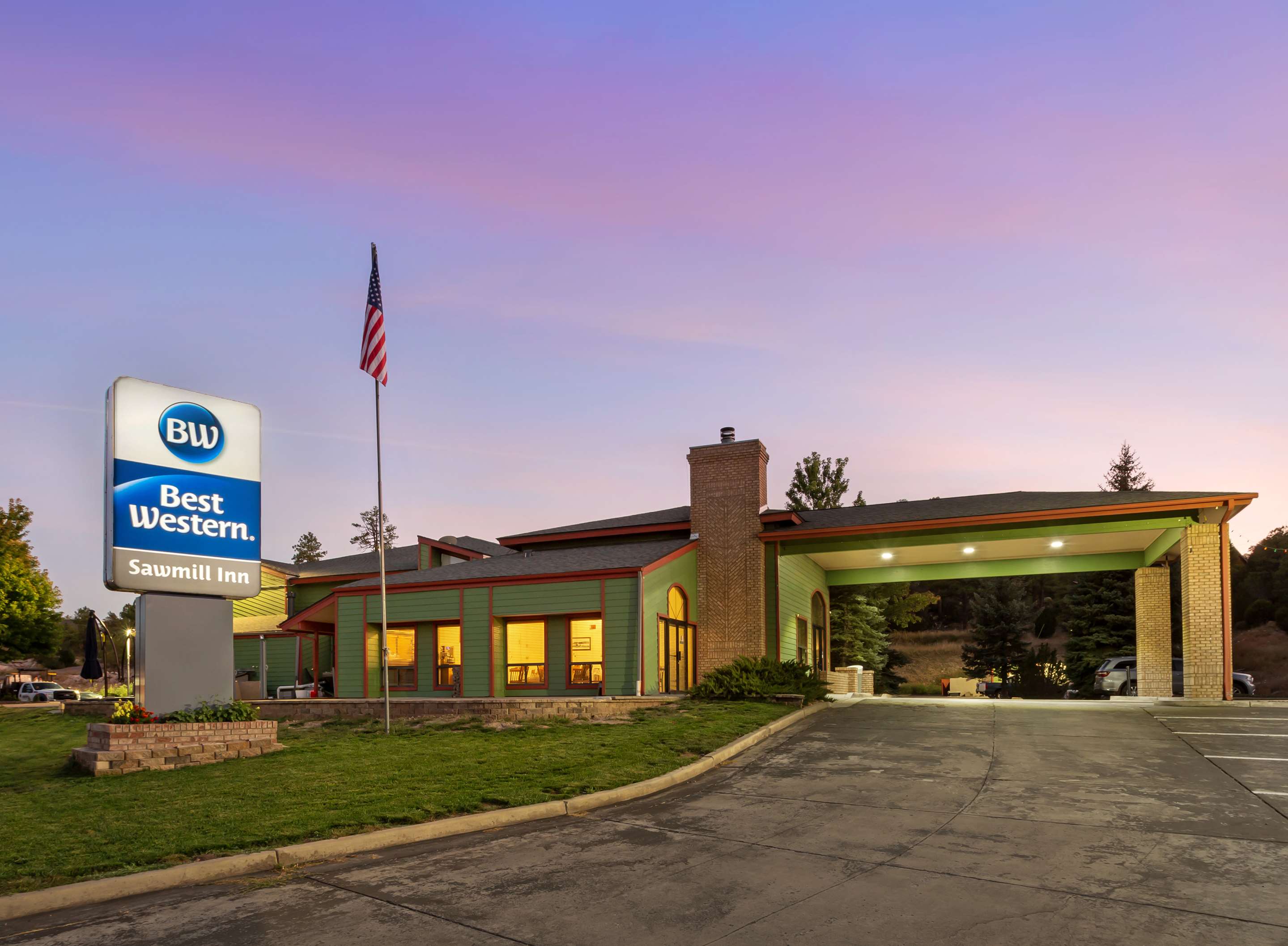 Best Western Sawmill Inn - Tap to explore photos
