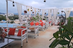 Raahi Backpacker's Hostel |Rooftop Restaurant at Lake Pichola|, Udaipur