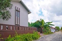 SPOT ON 92570 Putri Guest House Syariah, Kampar