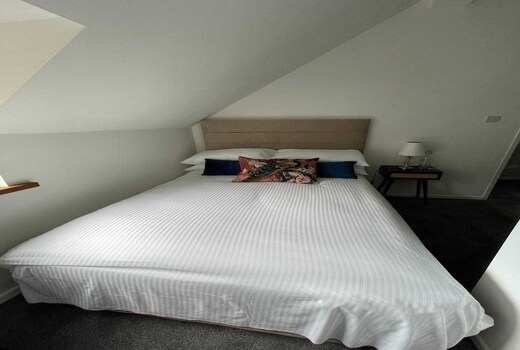 OYO Cavehill Castle Hotel