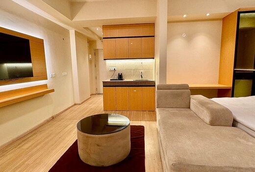ARMERIA STAY