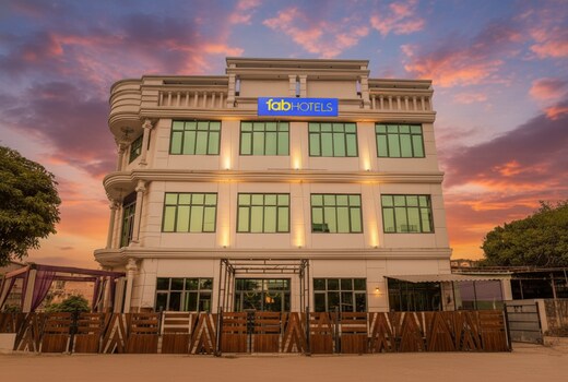 FabHotel Aman Paradise