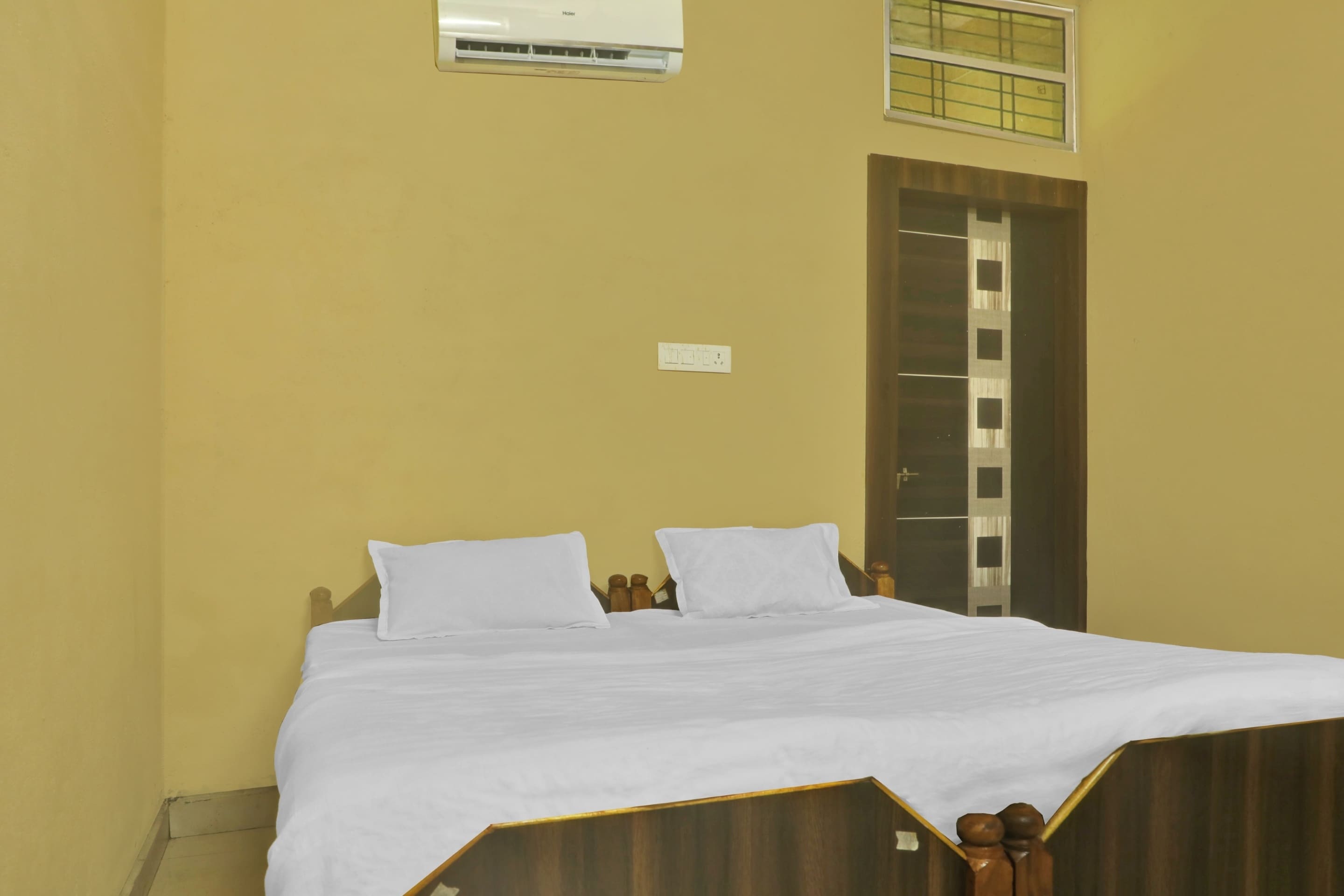 Hotel O Park Land, Jabalpur - Tap to explore photos