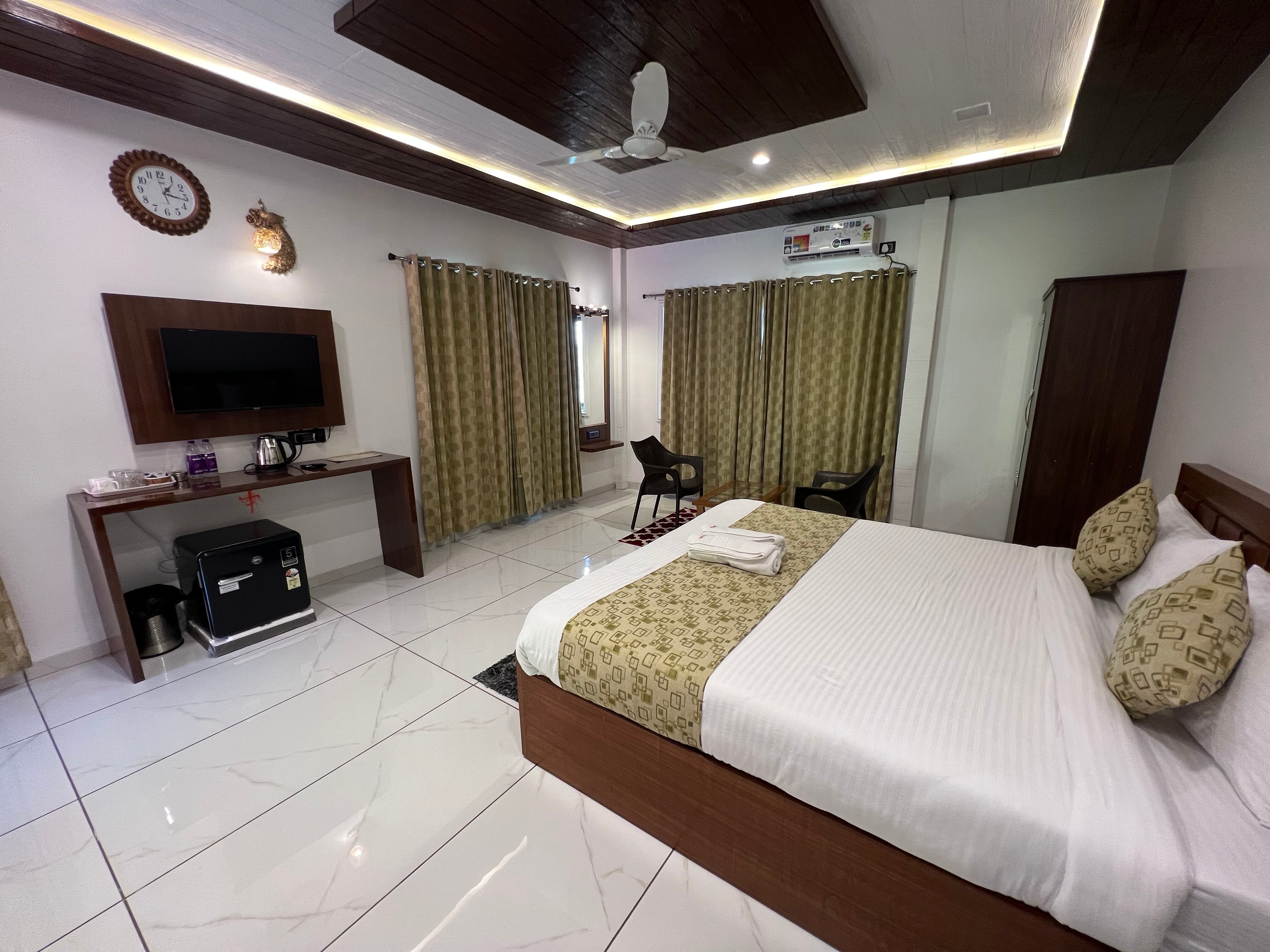Gokuls Villa Deluxe Room ! Valley view - Tap to explore photos