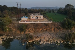 Monkey River Resort Madla, Naraini