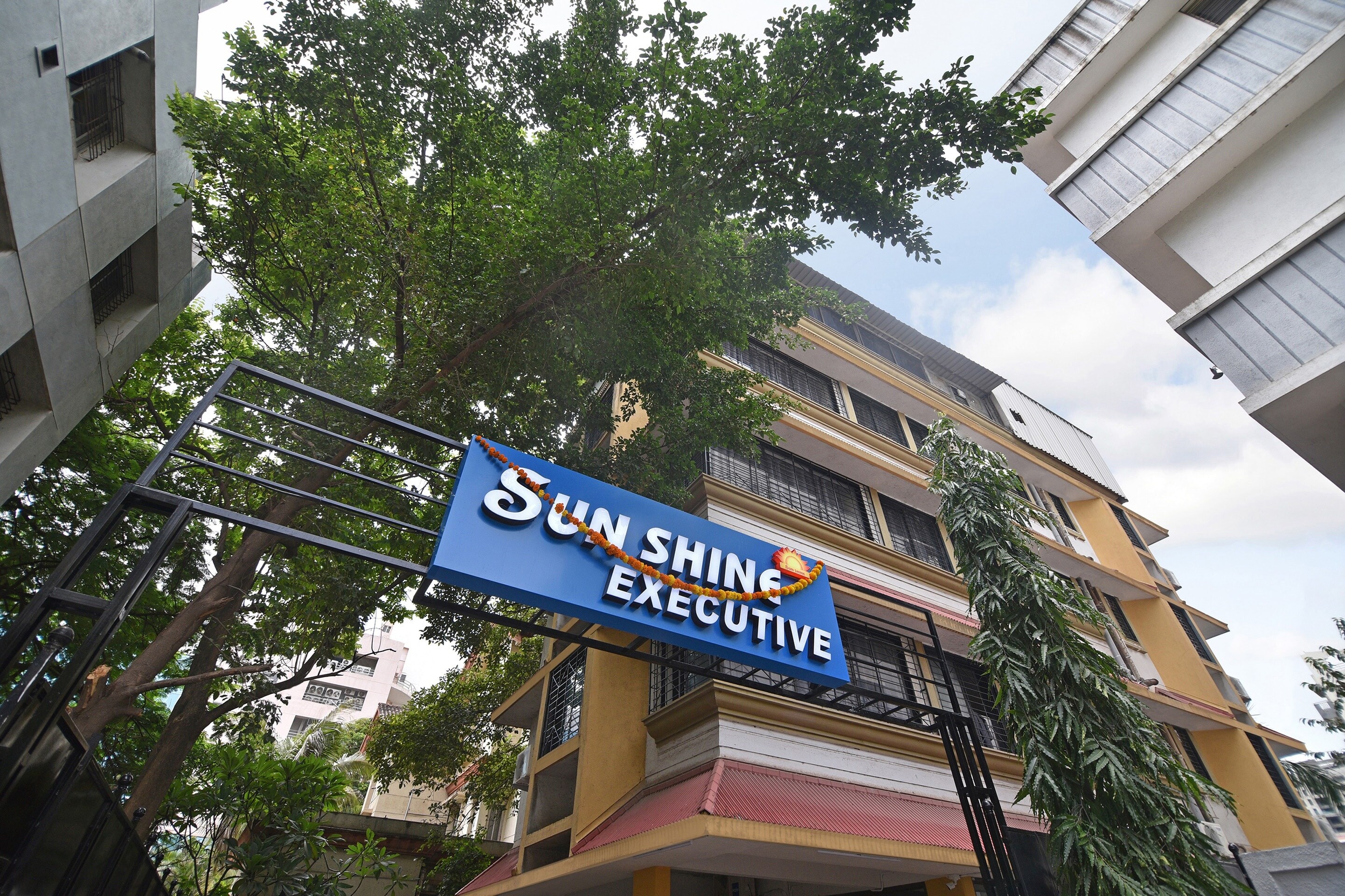 Hotel O Sunshine Executive - Tap to explore photos