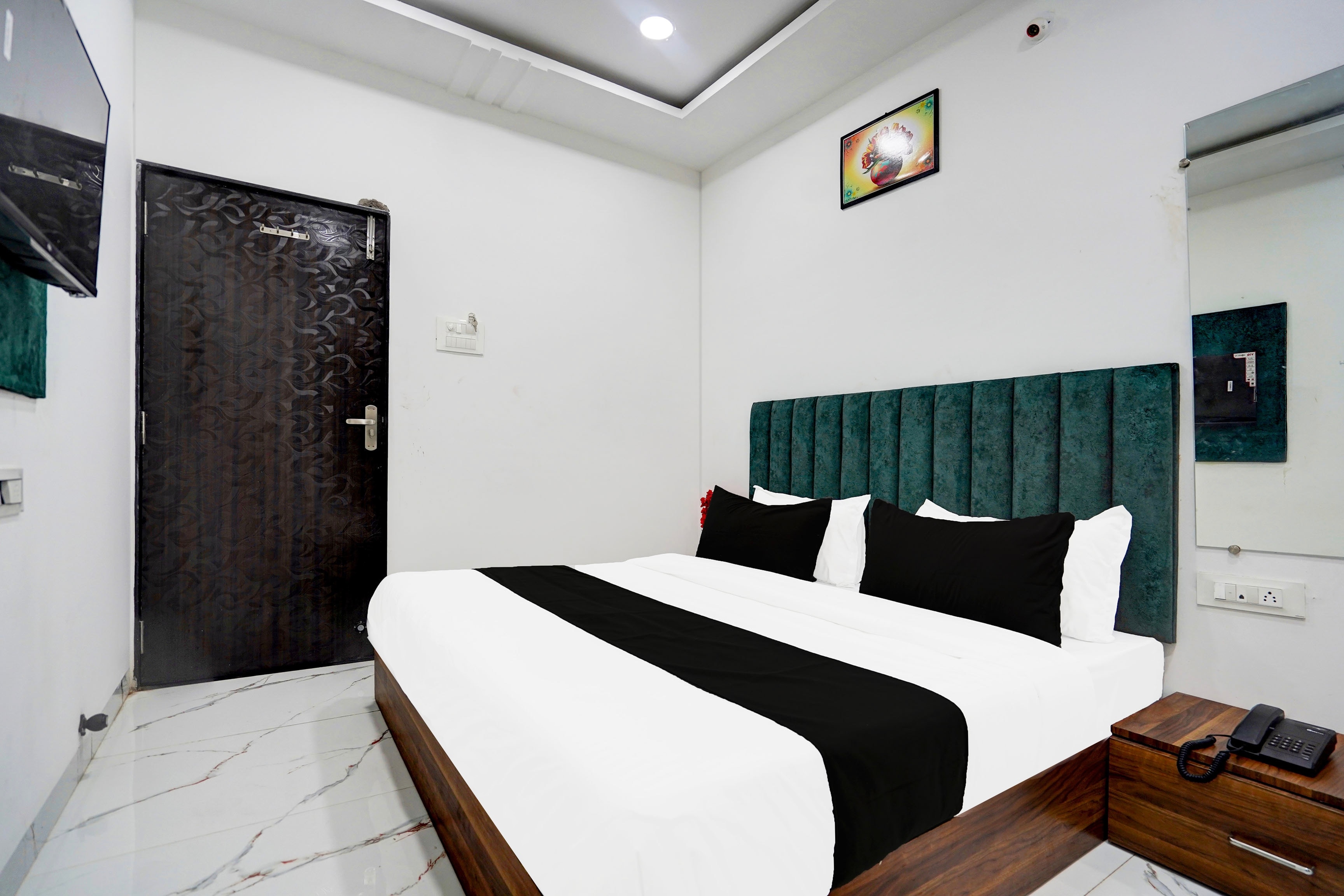 Hotel O Shyam Inn - Tap to explore photos