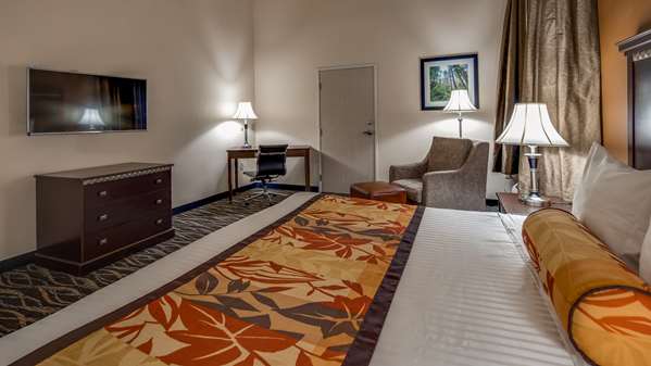 Best Western Plus Battle Ground Inn & Suites - Tap to explore photos