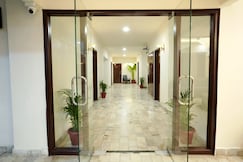 Hotel 7 CR, Vadodara