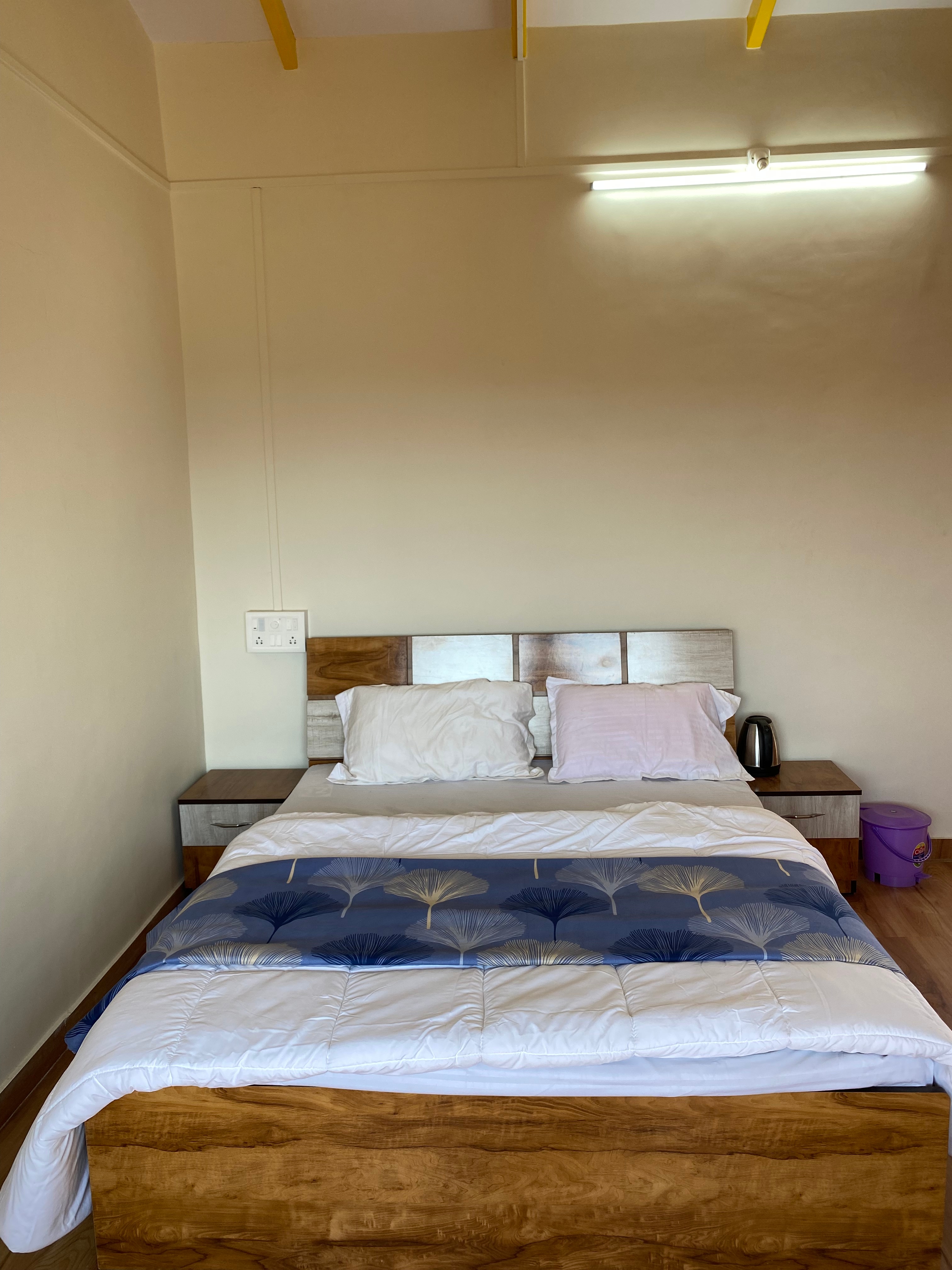AC Deluxe Pool and Sunset View Deck Rooms 1