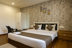 Hotel Seasons, Indore