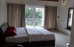 Lake View Cottage Room