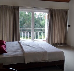 Lake View Cottage Room