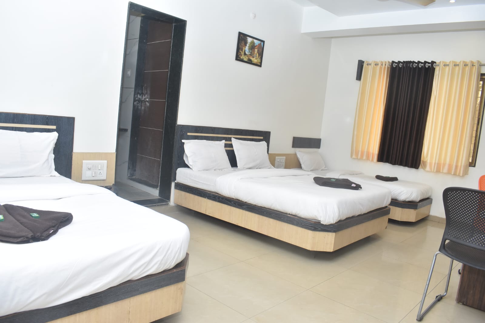 Double Bed Room. Non A.C. 1