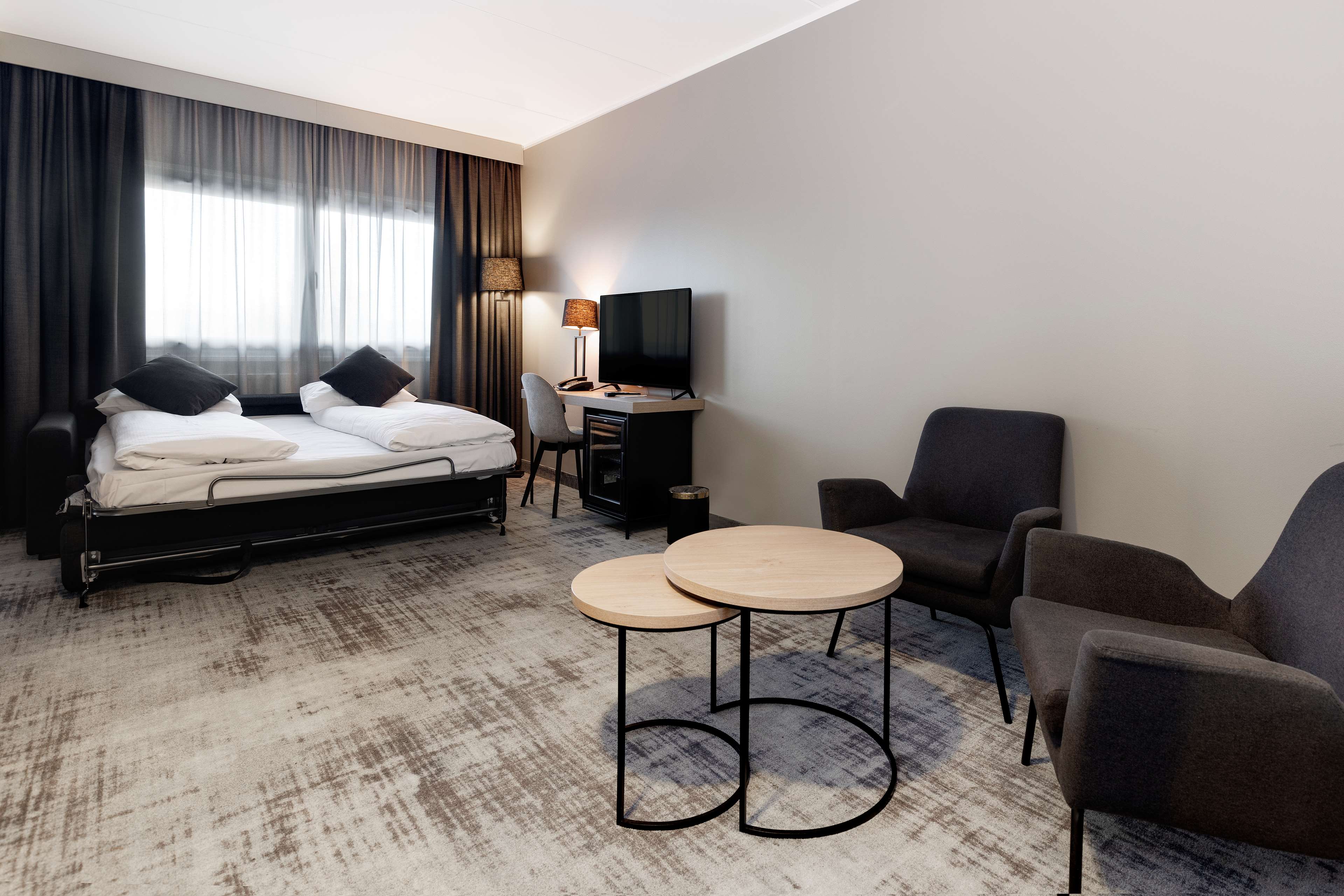 Park Inn by Radisson Oslo Airport Hotel West - Tap to explore photos