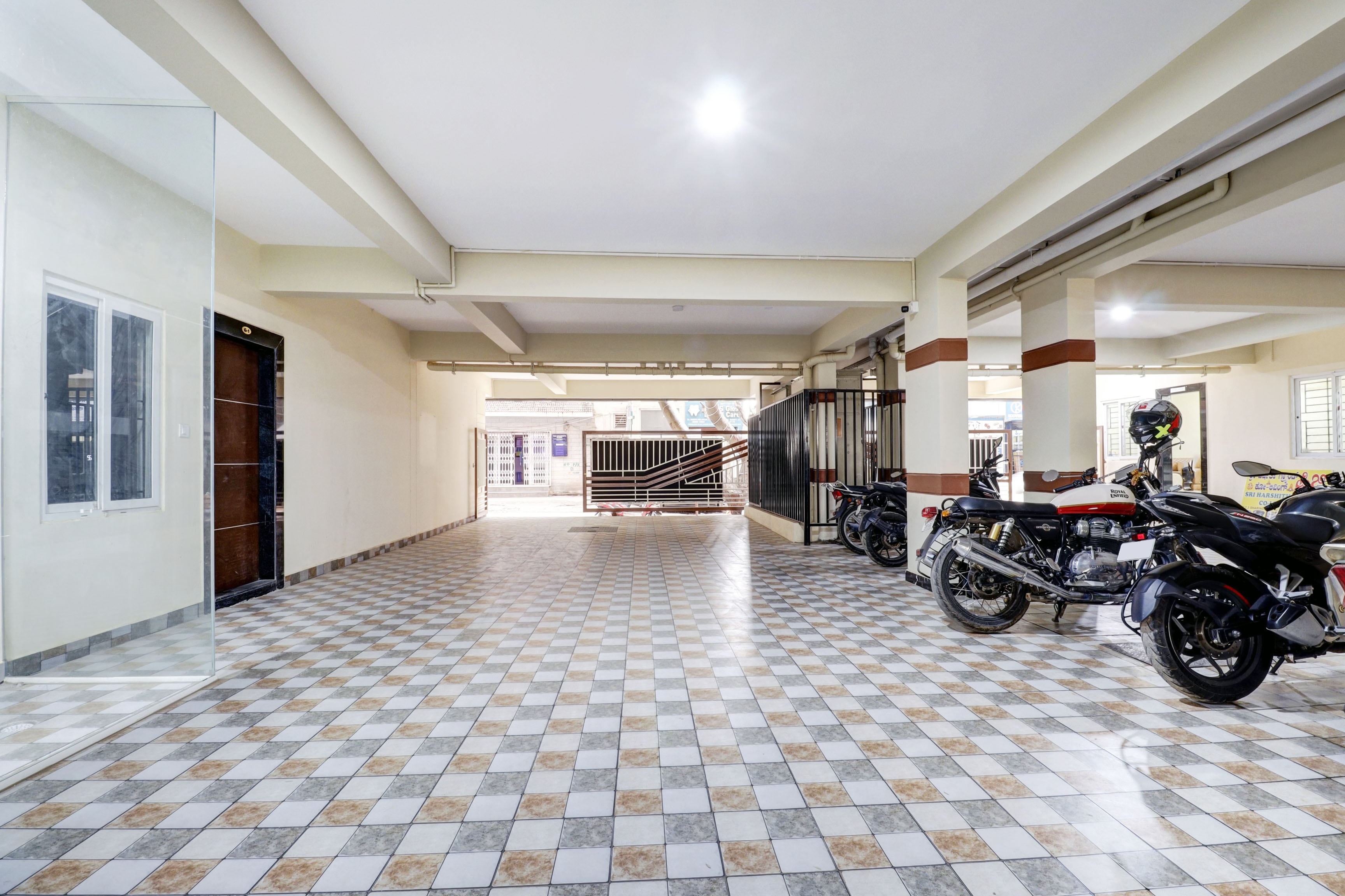 Hotel O Sri Harshitha Grand Near Zudio - Star Bazaar, Kundalhalli Gate - Tap to explore photos