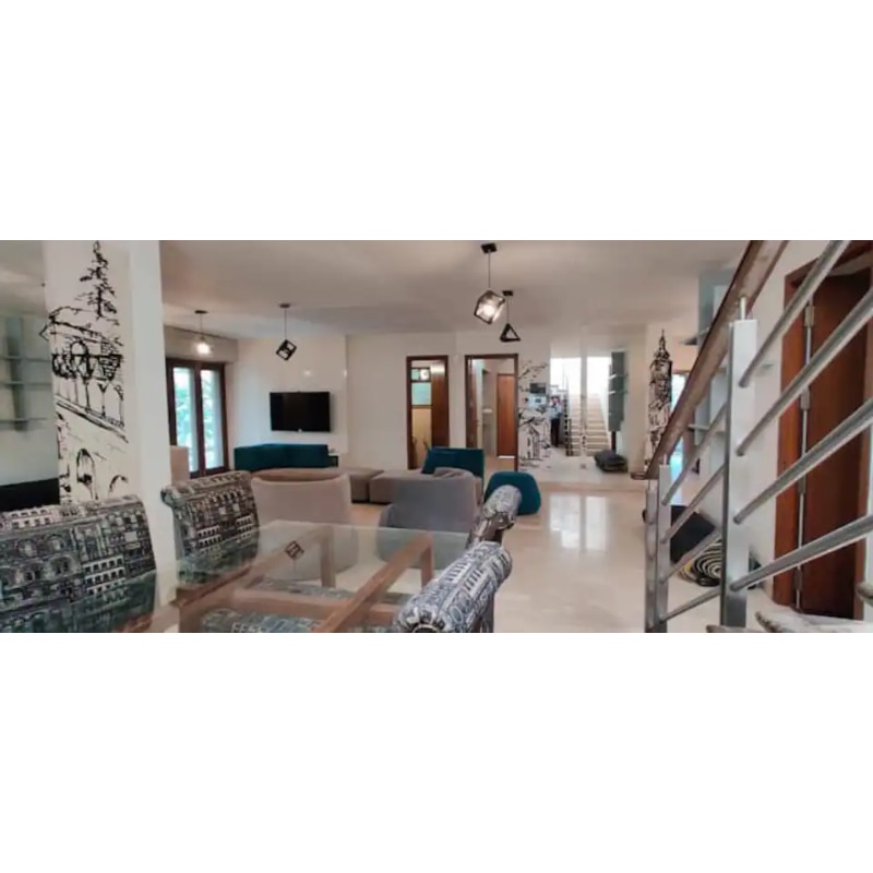 4BHK Penthouse in Lavelle Road - Tap to explore photos