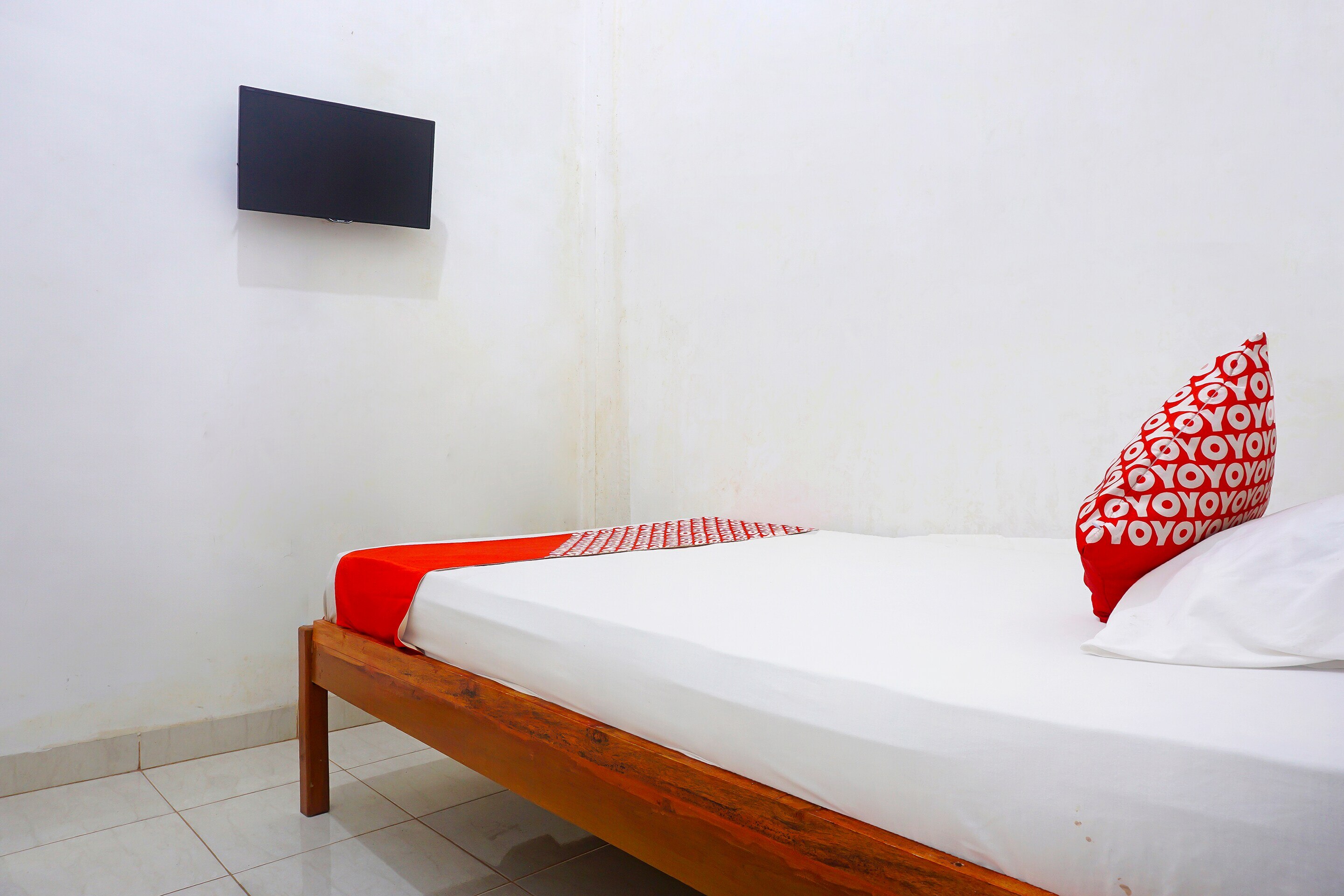 OYO 90111 Almeerah Homestay Syariah - Tap to explore photos