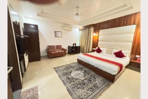 FabHotel Sun Plaza