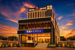 FabHotel SSD Grand, Yellamanchili