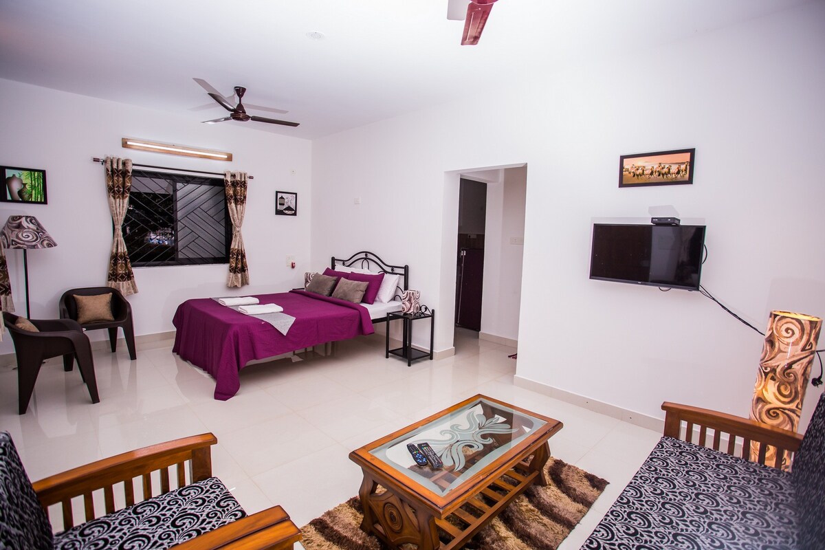 Serene Village House close to North Goa beaches - Tap to explore photos